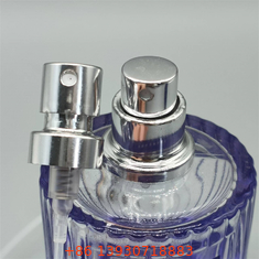 Pompa Semprotan Parfum Minimalis untuk Wewangian Unisex Modern dengan Desain Ringan & Mudah Penanganan